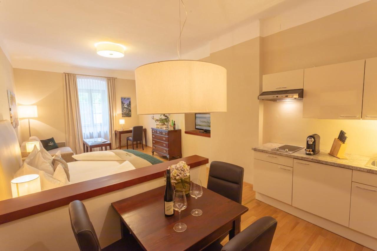 Donauwirt - Hotel Garni Вайсенкірхен-ін-дер-Вахау Екстер'єр фото