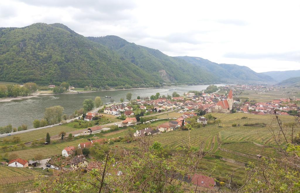 Donauwirt - Hotel Garni Вайсенкірхен-ін-дер-Вахау Екстер'єр фото